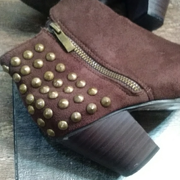 Ankle bootie with gold stud detail - Picture 3 of 7